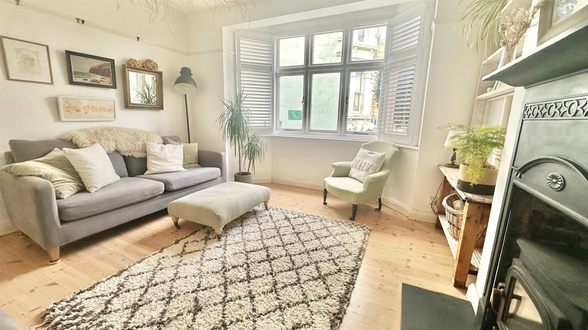 3 bed property in Cobourg Place, Old Town, Hastings